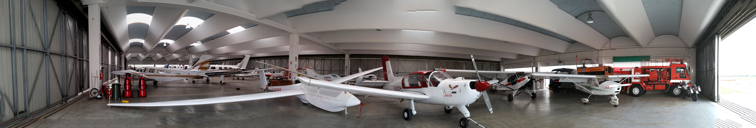 panoramica-hangar-comina-resized